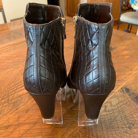 𝅺BCBGeneration “ Dawn” Faux Suede/Leather Ankle Boots 8.5 - Picture 11 of 12